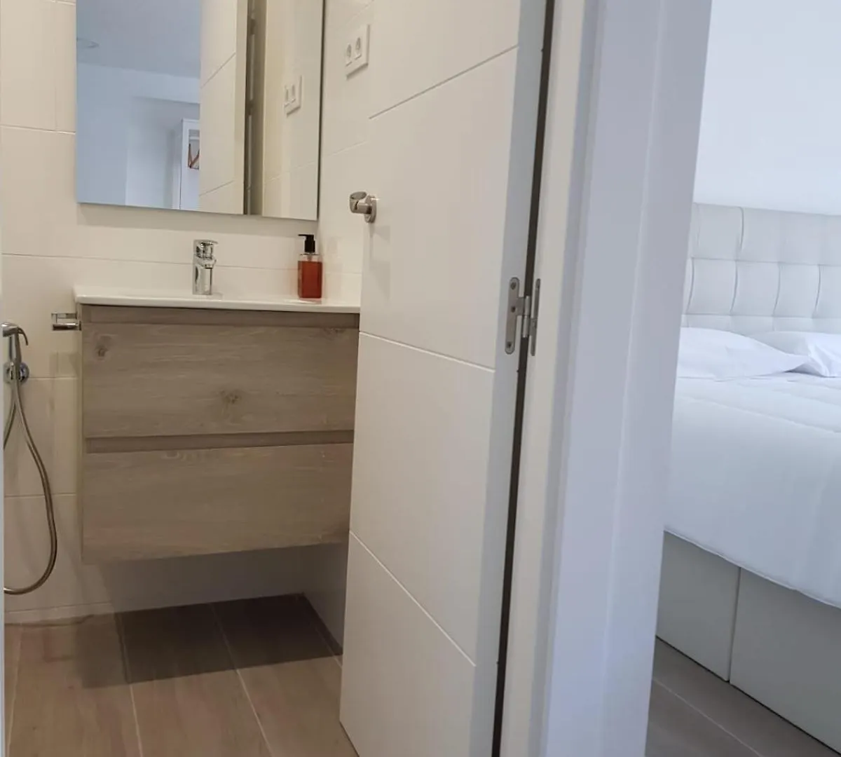 Krm Suite Apartament カレーリャ 0*,